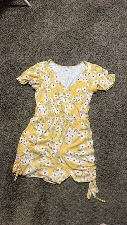 Cute romper size Large