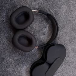 Apple AirPods Max Space Gray – Excellent Condition – With Case