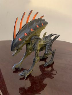 Vintage 1994 Kenner Wild Boar Alien Action Figure