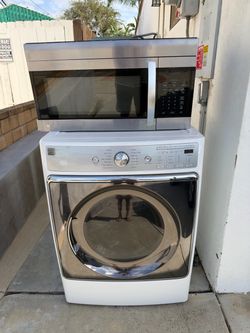 Electric dryer / microwave.