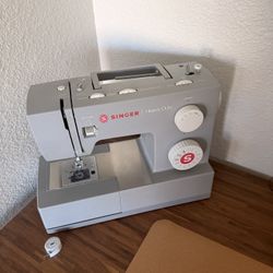 Singer Heavy Duty Sewing Machine 
