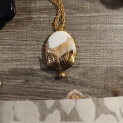 Vintage Oval Agate or Jasper stone Pendant Necklace