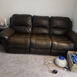 mueble cuero marrón reclinable