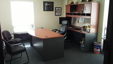 Office suite Desk and Credcia