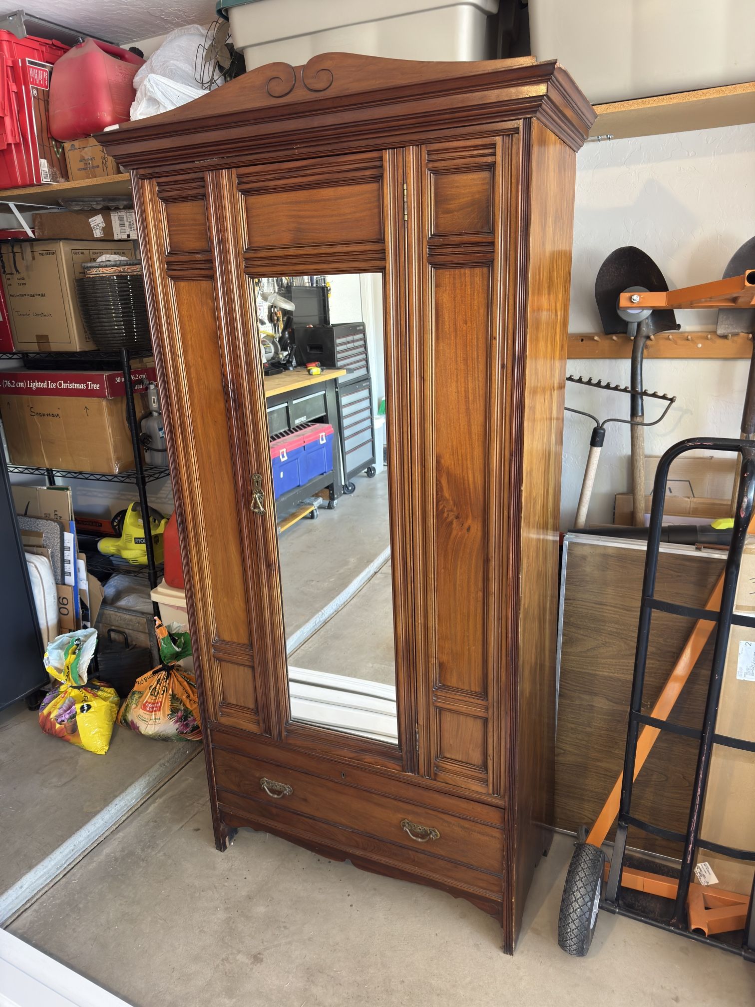 Armoire
