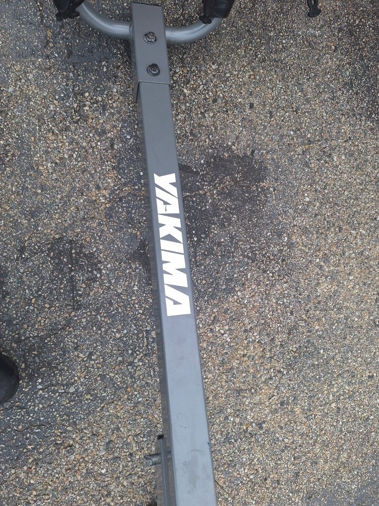 YAKIMA HITCH 4- PERSON BIKE RACK