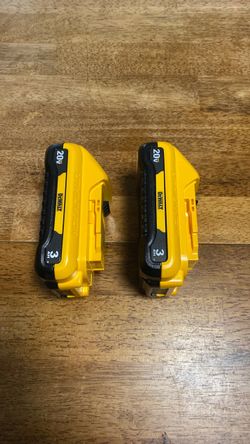 DeWalt 20V 3Ah Battery Pack – Lot of 2