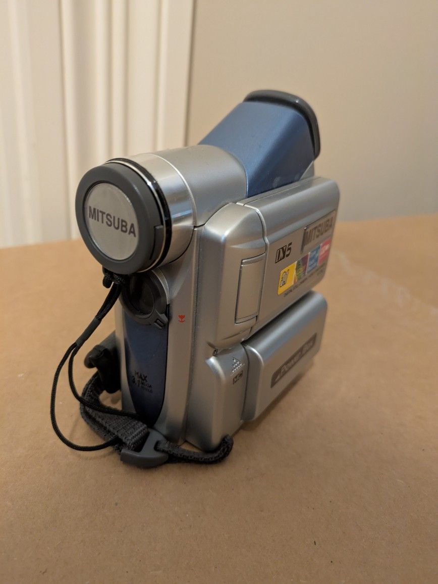 MITSUBA DV5 Digital Still CameraMITSUBA DV5 Digital Still Camera / Video Camcorder