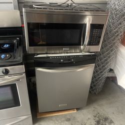 Microwave And Stove Set