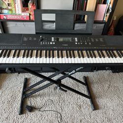Yamaha 76-Key Digital Keyboard + Stand – Original Box Included