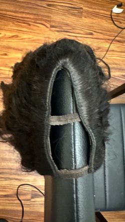 14” black V-Part wig