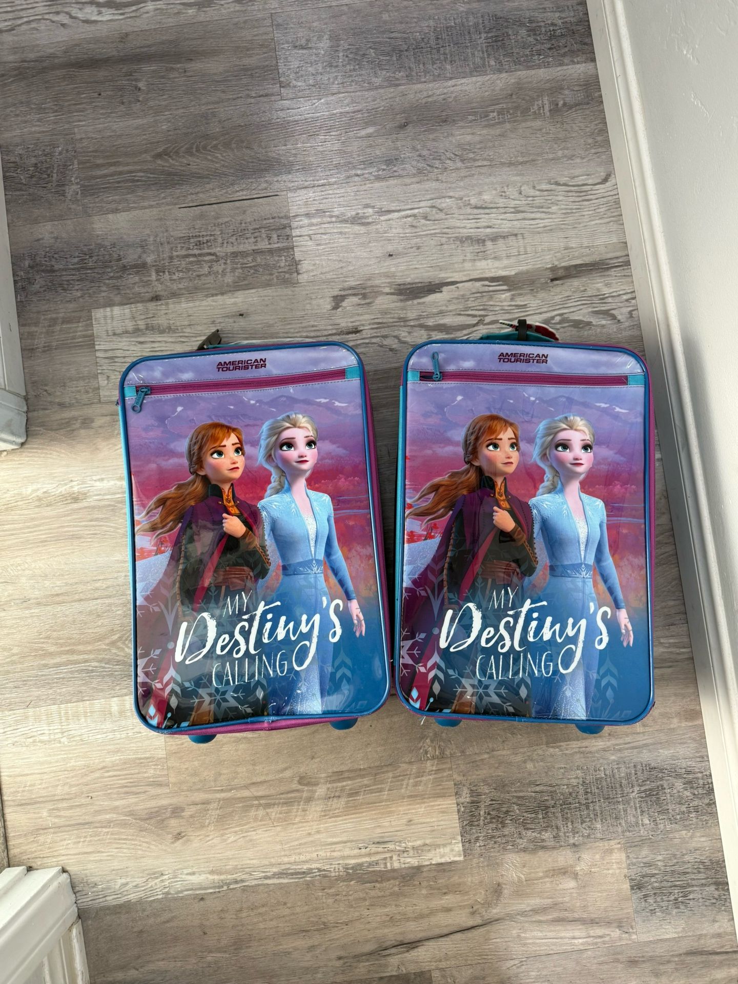Disney Frozen Kids Suitcase (2 Available)