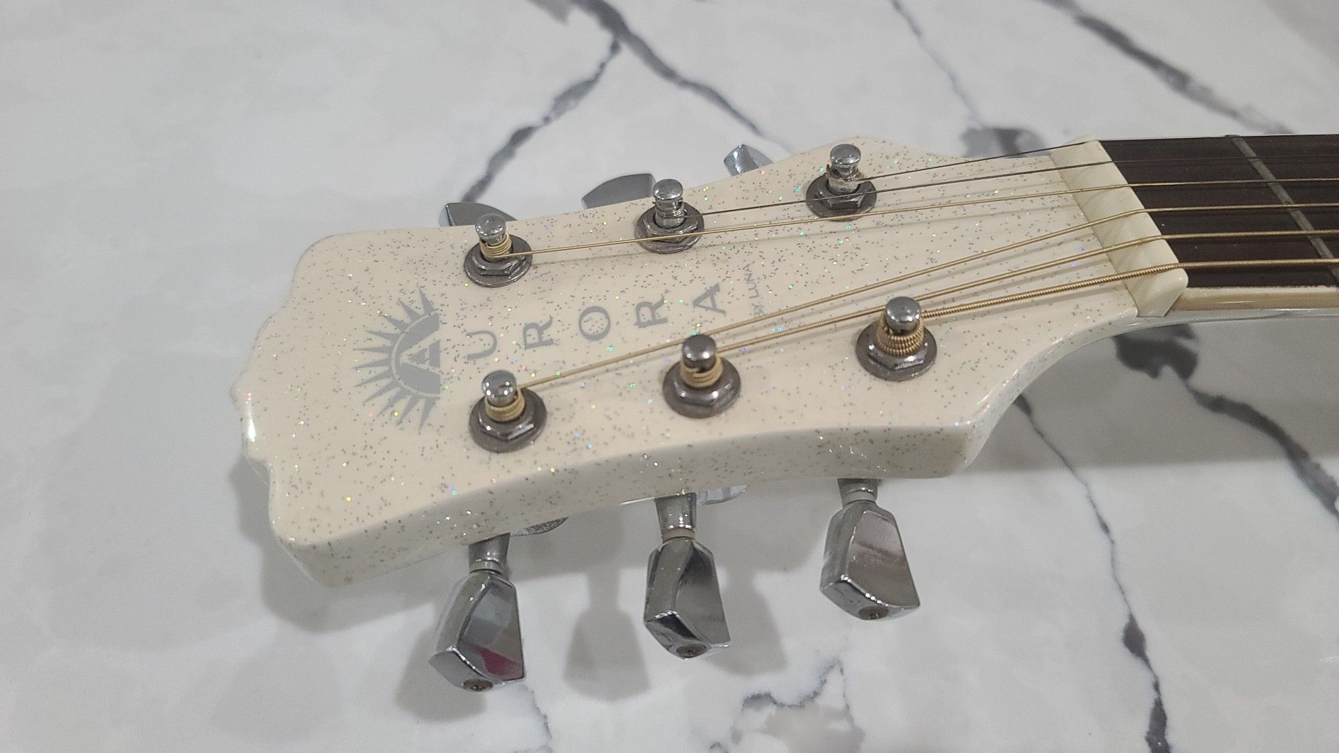 Guitar aurora by luna