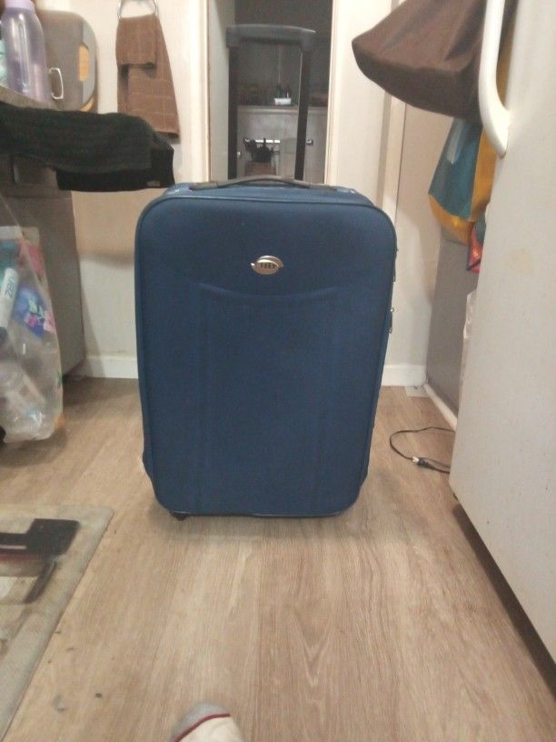 J IO Luggage With Handle And Wheels