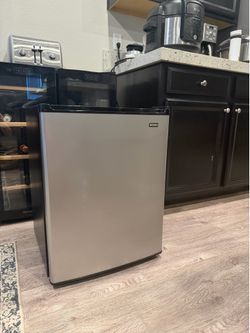 Kenmore Compact Mini Fridge