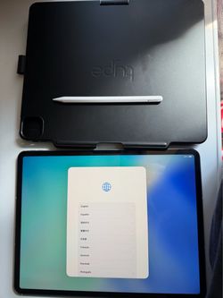 Bundle - IPad Air 13in  Cellular Data, with Apple Pencil Pro and Case Type Keyboard