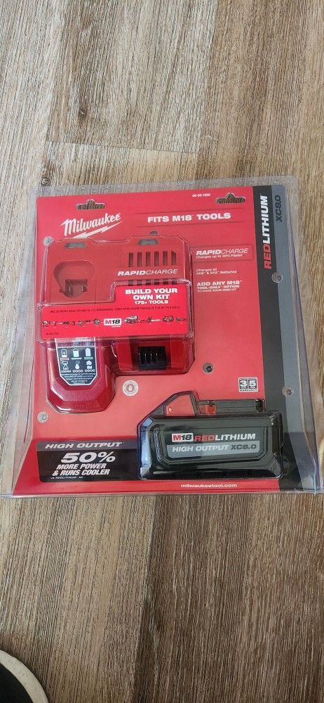 Milwaukee 18v Battery 8.0 Amp High Output And Rapid Charger Brand New Sealed