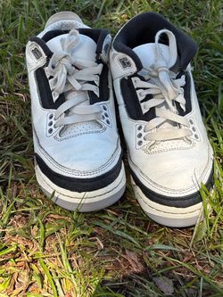 Nike Air Jordan 3 Retro Sneakers Size 4 kids Preowned in good condition Pet & Smoke Free Home. Check photos for any flaws. White leather Air Jordan