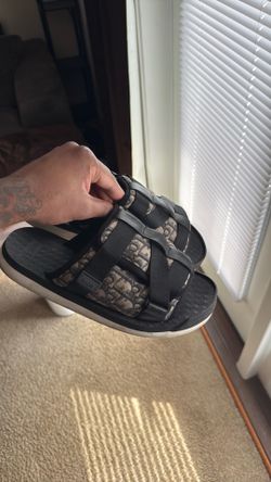 Dior slides