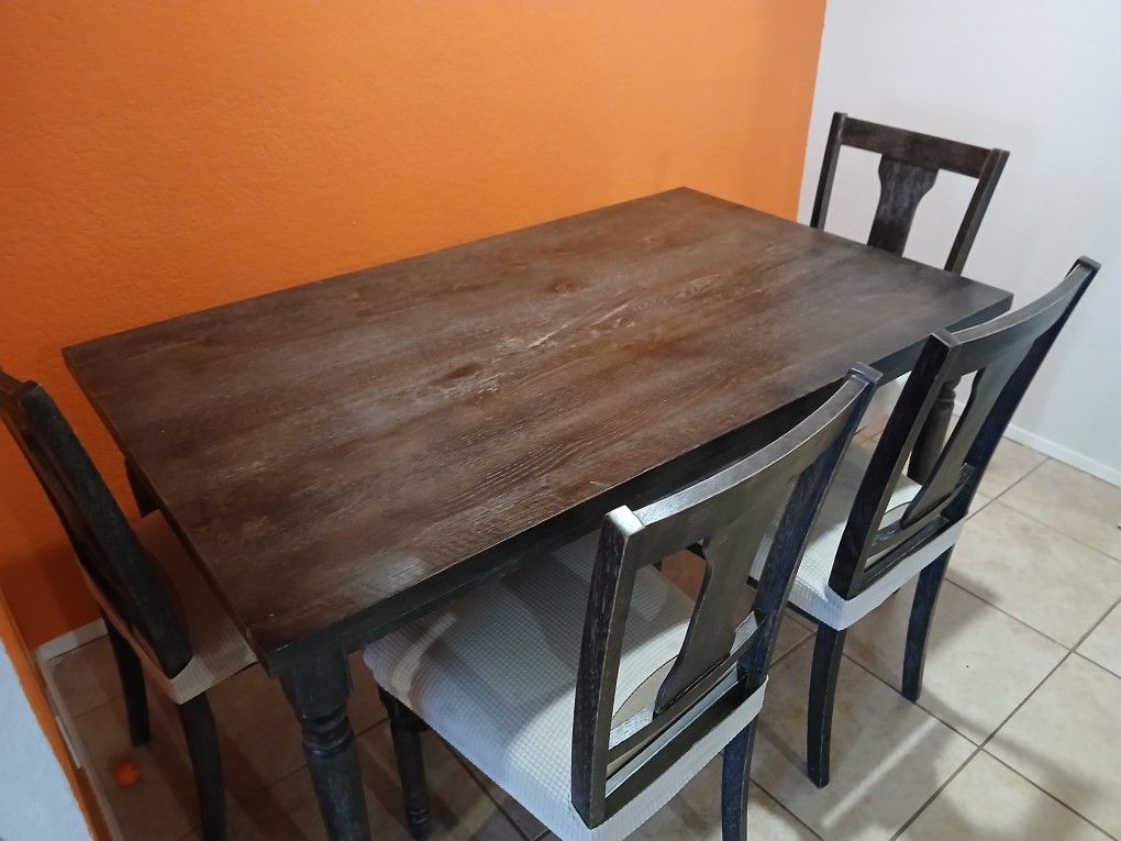 Dining Table & 4 Chairs