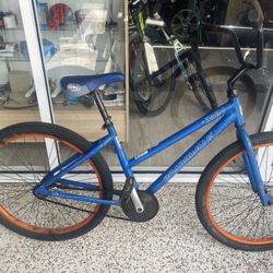 Cruiser Bicycle 26” Aluminum Size 26” In Good Condition $65