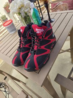 Reebok Kamikaze 1 Mid
Red Black