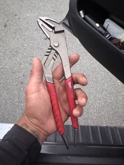 Milwaukee  tongue, groove pliers