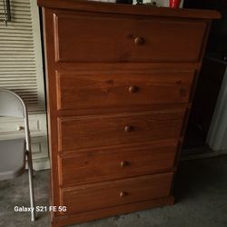 Dresser 