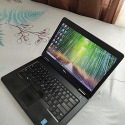 14"inch Intel Core i7 Dell Laptop, 500GB HDD, 8GB RAM, Inbuilt Bluetooth, DVD, HDMI, NVIDIA GeForce GT 720M, Windows 10 Installed.