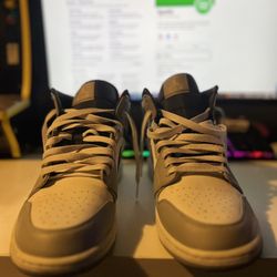 Jordan 1 Mids Size (11) 35$