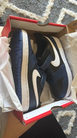 Nike court borough low size 2Y
