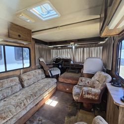 32ft Livable Motorhome