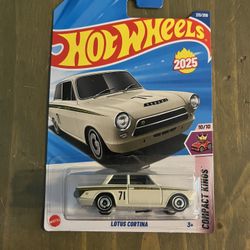 2025 Hot Wheels Compact Kings Lotus Cortina  L/Mcase 