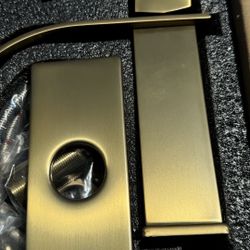BATHROOM FAUCET