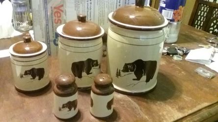 Set of ceramic kitchen canister set