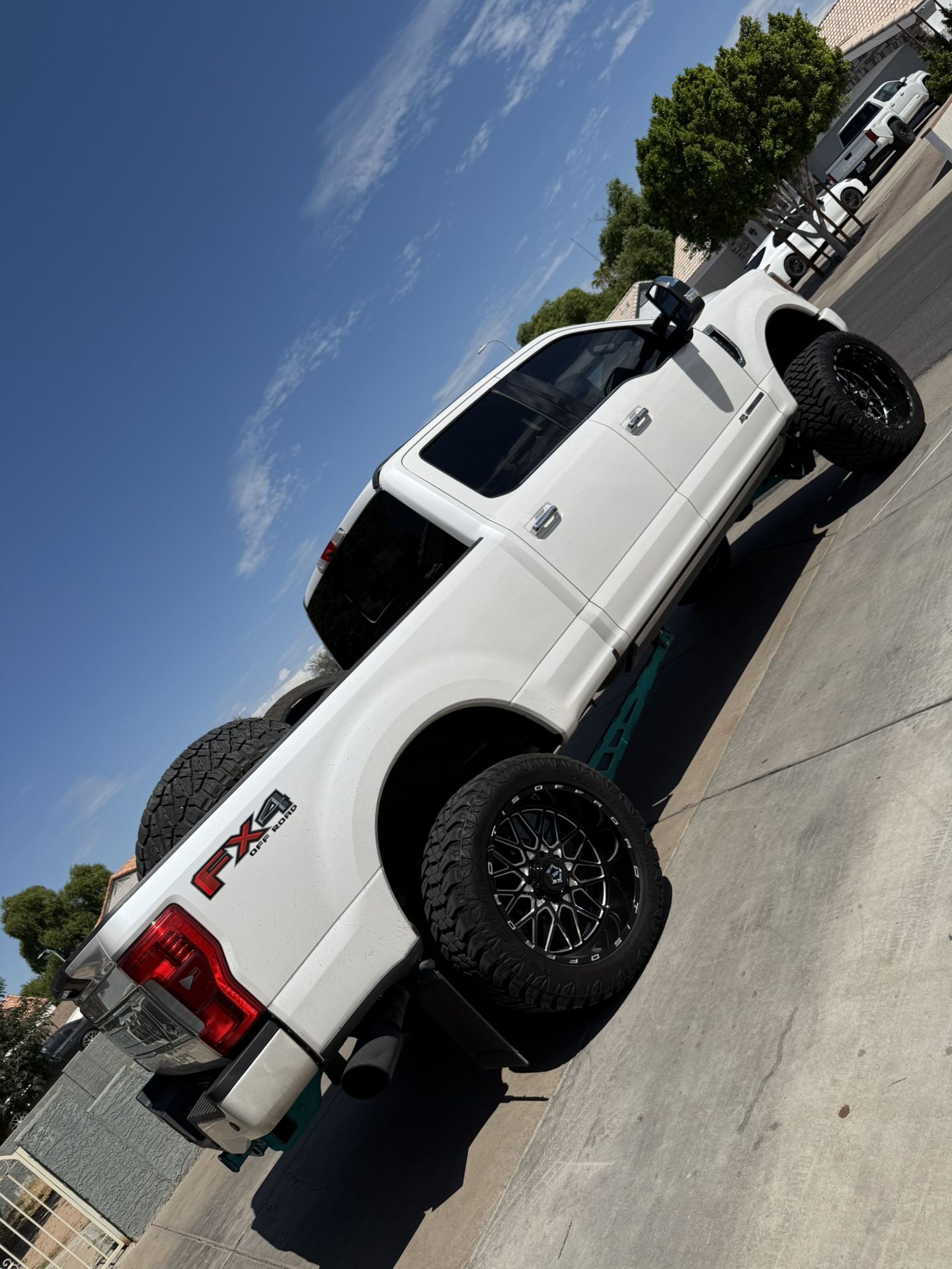 24x12 On 37s Ford 8 Lug Ford 