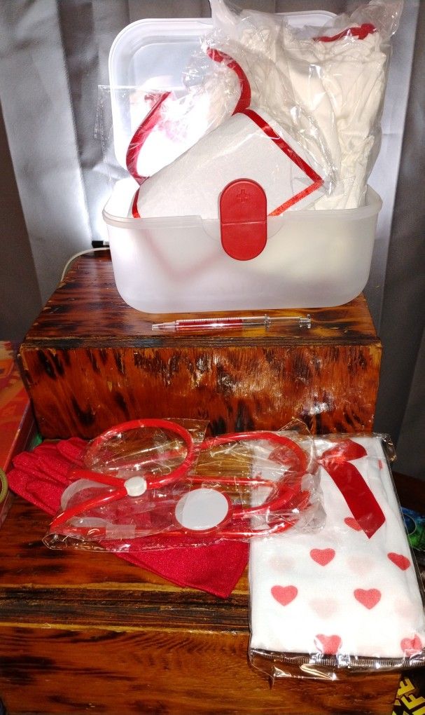 Tote With Nurse/Dr Play Items-brand New