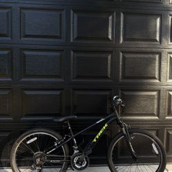Trek Precaliber Mountain Kids Bike 24”