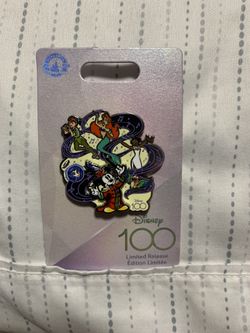Disney Pins (100)