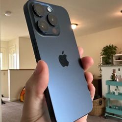 iPhone 15 Pro Max 256GB Unlocked – Clean, Box & Accessories