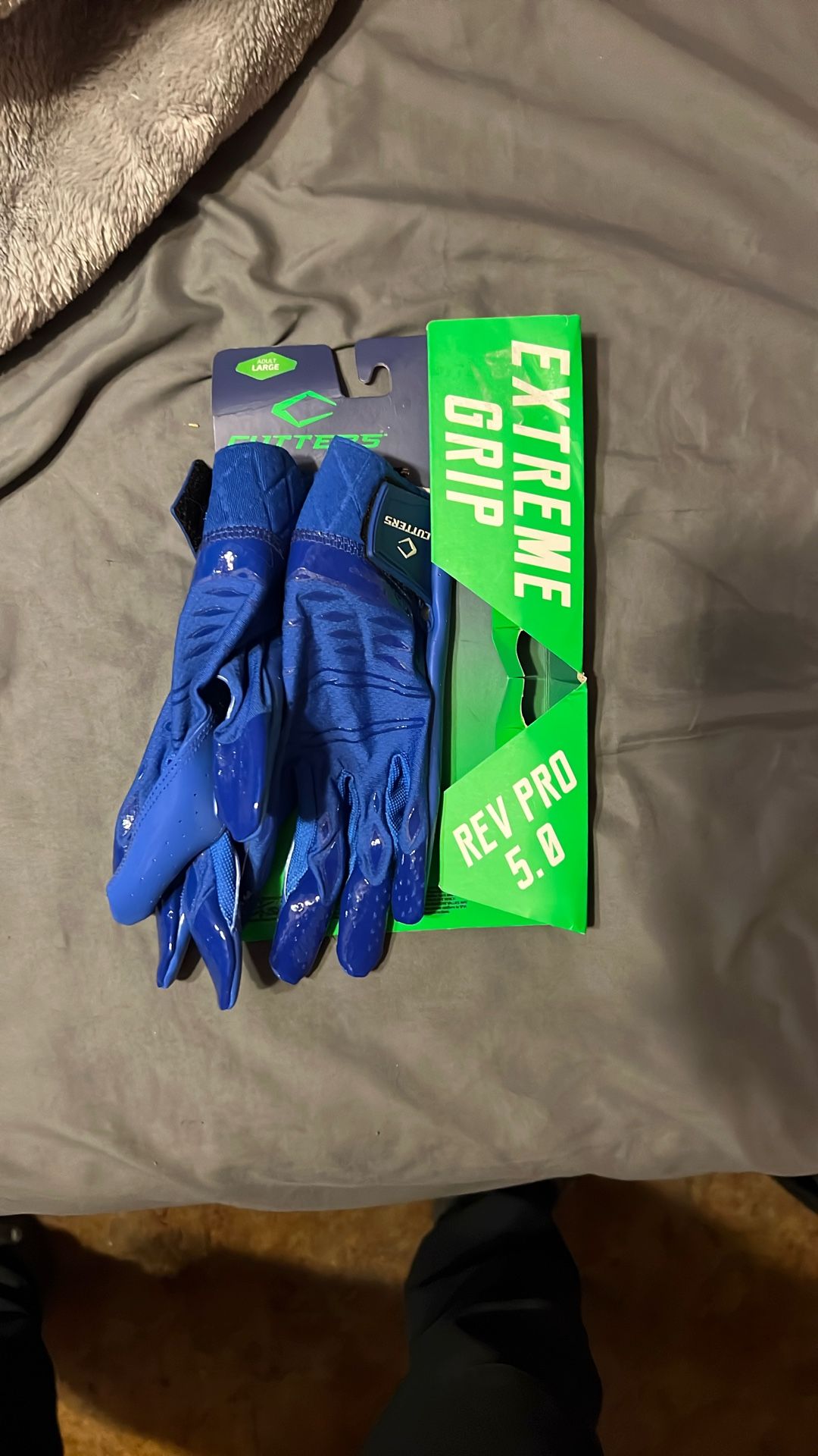 Cutter Football Gloves