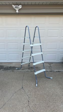 48” Pool Ladder