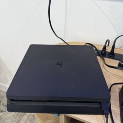 Ps4 With 2 Controllers 