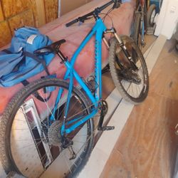 Specialized Mountain Bike 