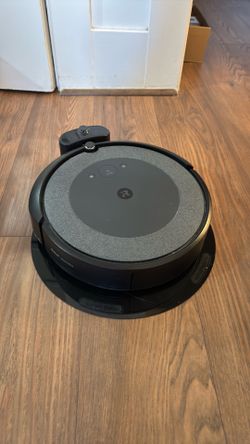 iRobot Roomba i5 Robot Vacuum – Excellent Condition