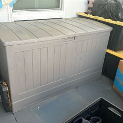 Storage Bin / Shed 