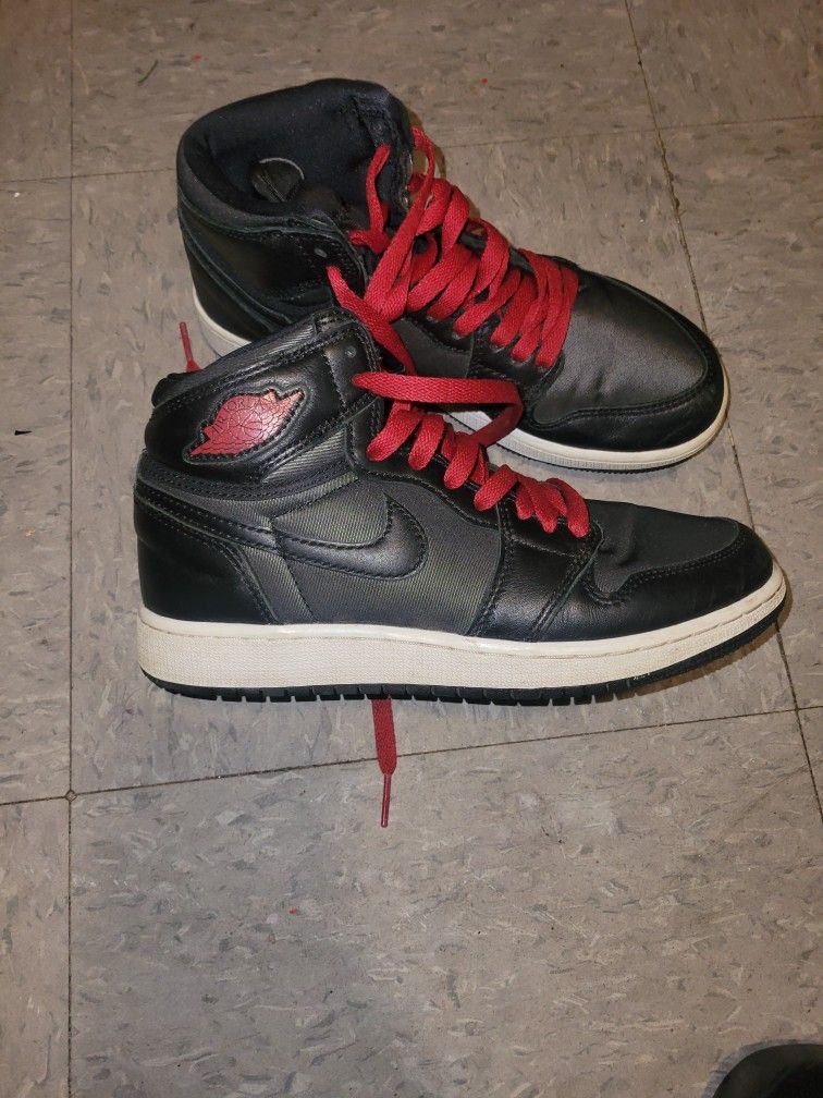 Jordan 1s High Og Retro . Size 4y