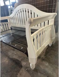 Twin daybed with mattress