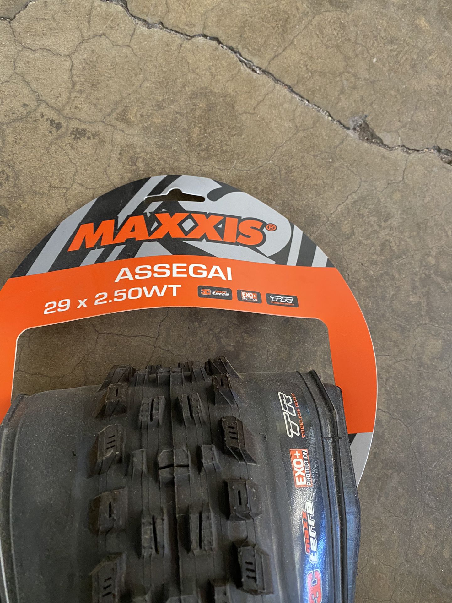 Maxxis Assegai and Maxxis Dissector