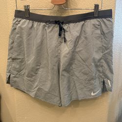 NWT~NIKE Men's Gray Lined Standard Fit Athletic Shorts Size XL